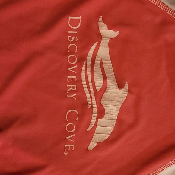 Discovery cove water shirt - Picture 2 of 4